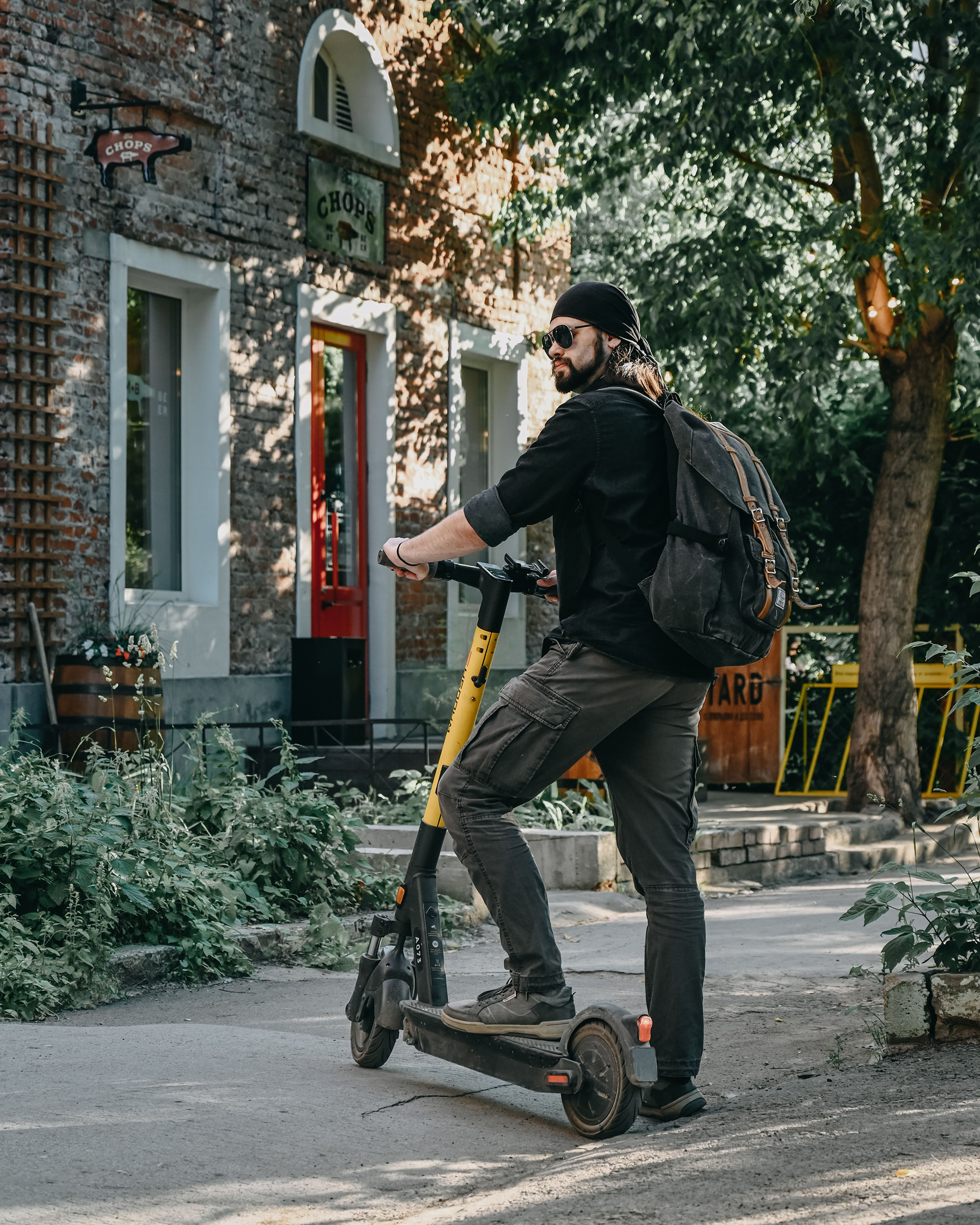 pexels-dmitriy-ganin-8379332